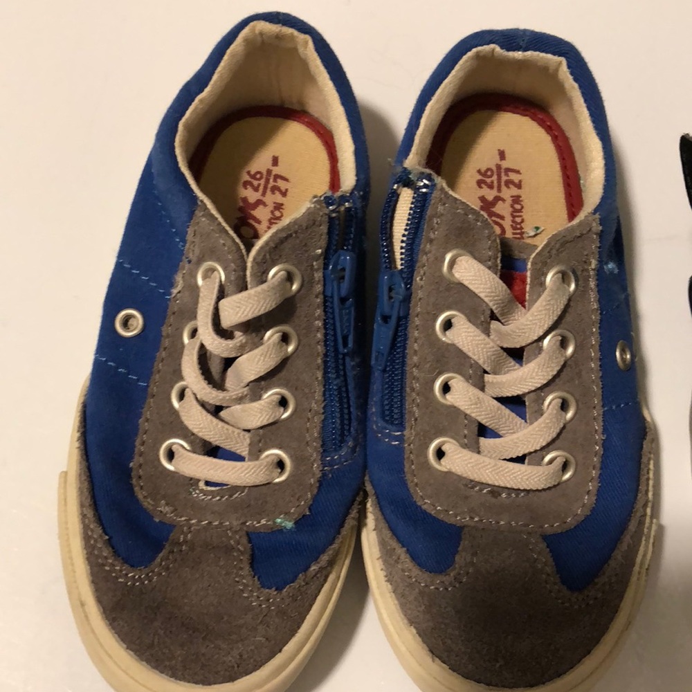 2 pairs of shoes worn few times